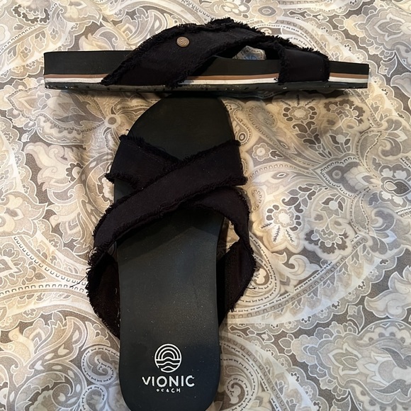Vionic Beach slides - Picture 2 of 4